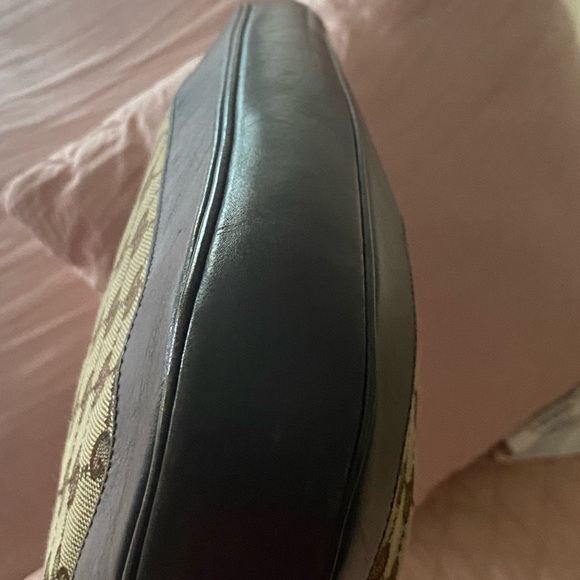 AUTHENTIC GUCCI. Gently used, well kept. - Picture 5 of 12